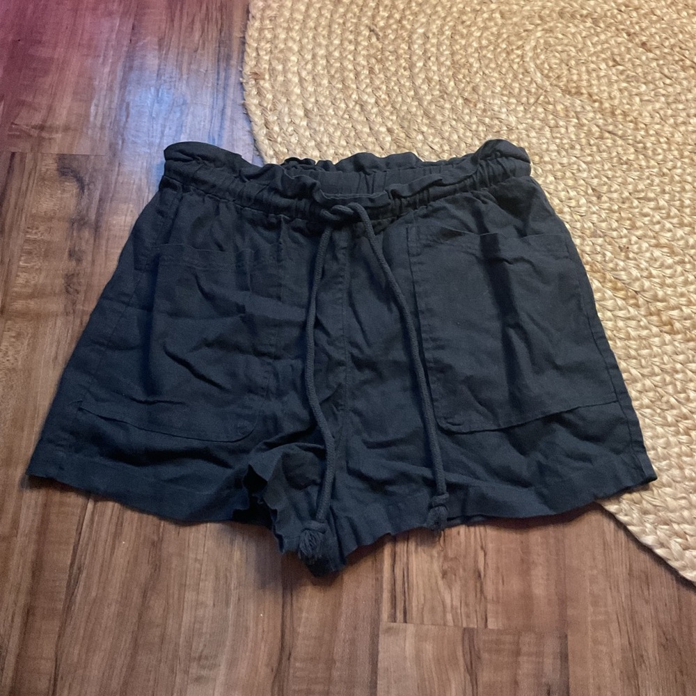 Universal Thread Black Shorts